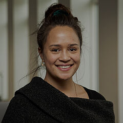 Foto af Chenin Taaning Wichaidit med link til artikel