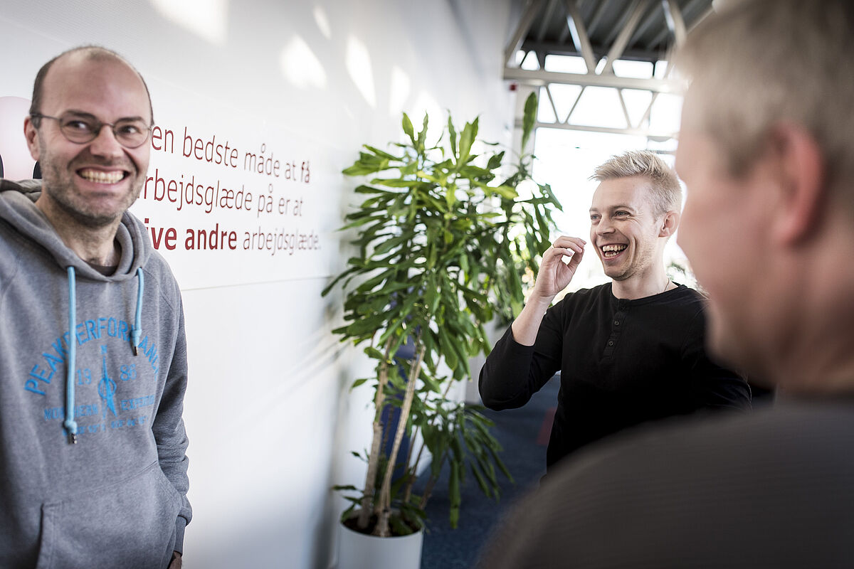 Dækbillede til dimittendundersøgelse for candi.it.-uddannelsen i It-ledelse